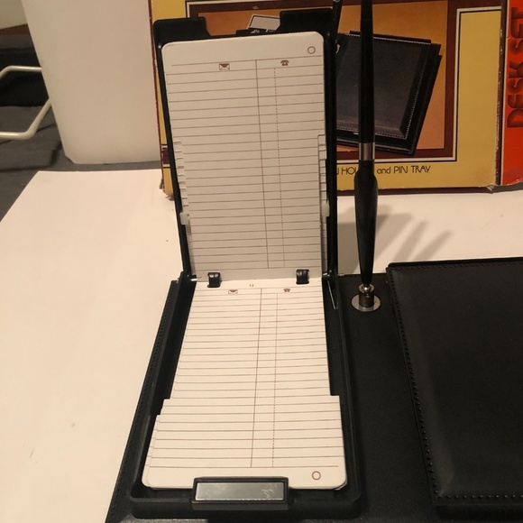 Vintage 1970s desk set with telephone index, pen holder and memo paper - Picture 4 of 8